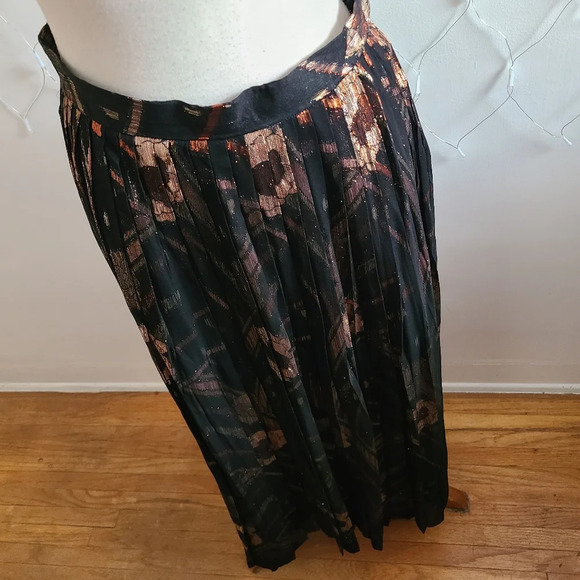 Vintage Black Metallic Skirt / Saks Fifth Avenue / Size 12 - Picture 3 of 7